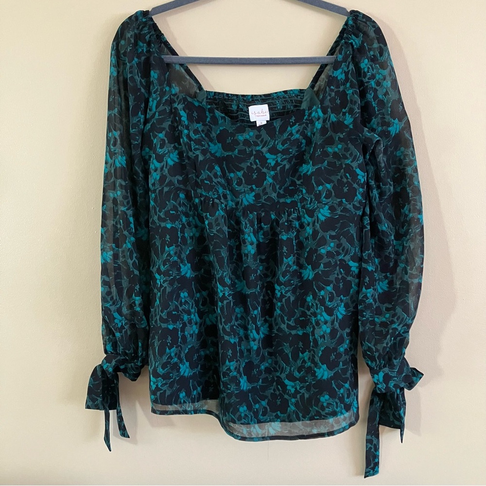 Isabel Maternity by Ingrid & Isabel Teal Floral Blouse